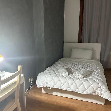 Leone D'Oro 2 - Milano Street Hotel Mestre Bagian luar foto