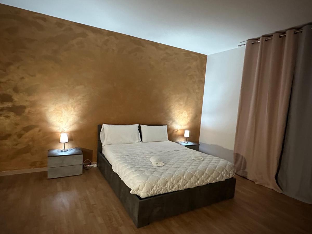 Leone D'Oro 2 - Milano Street Hotel Mestre Bagian luar foto