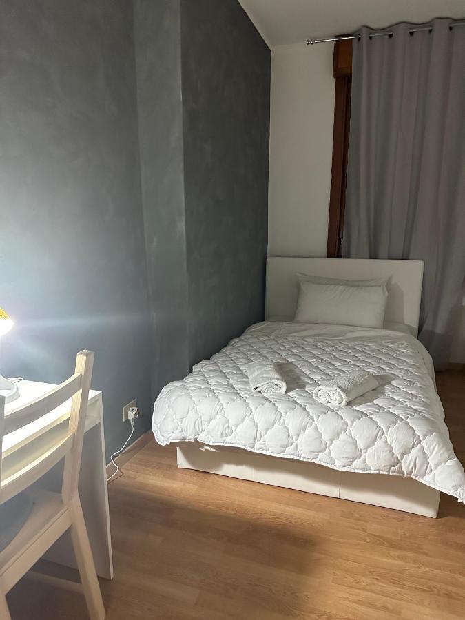 Leone D'Oro 2 - Milano Street Hotel Mestre Bagian luar foto