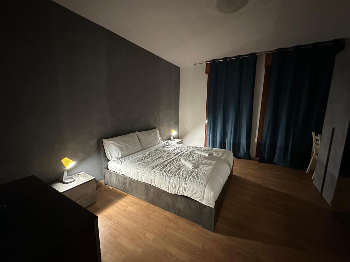 Leone D'Oro 2 - Milano Street Hotel Mestre Bagian luar foto