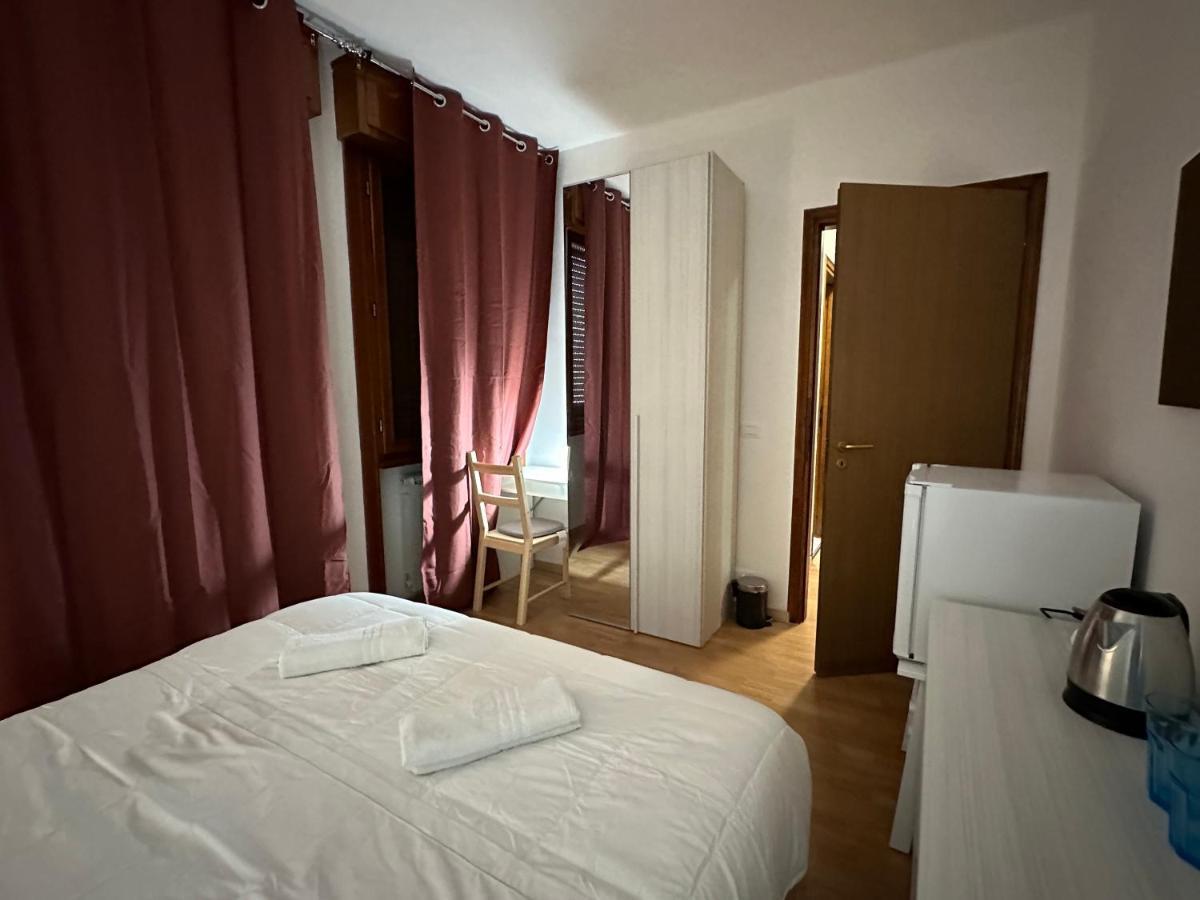 Leone D'Oro 2 - Milano Street Hotel Mestre Bagian luar foto